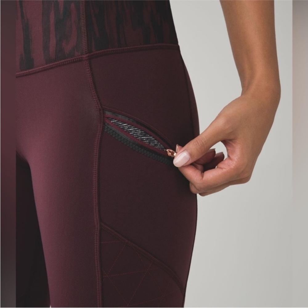Lululemon Toasty Tech Tight II in the Bordeaux Drama - size 4